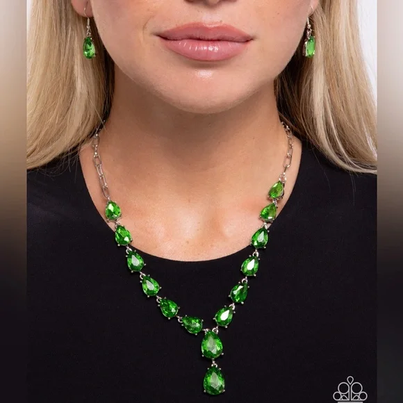 NWT Emerald Teardrop Gems Necklace & Earring - Picture 1 of 5